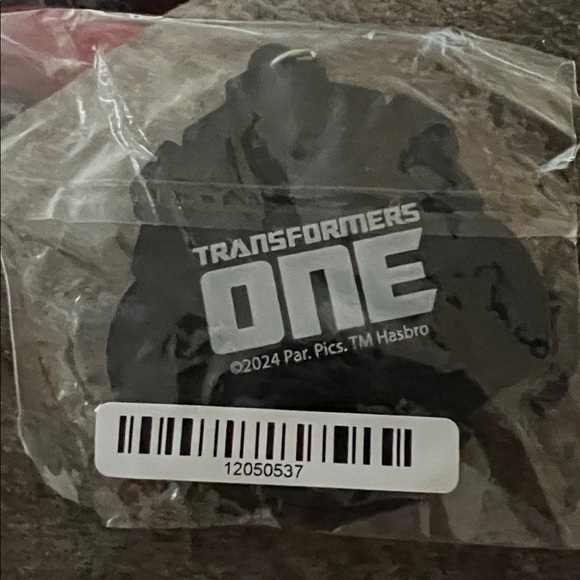 Transformers bumblebee Keychain - Picture 5 of 5